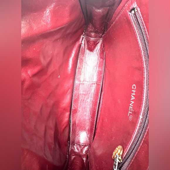 CHANEL Vintage Black Quilted Lambskin Leather Camera Bag -Gold Burgundy Shoulder - Picture 11 of 16